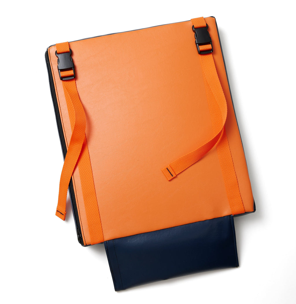 Hüga Heated Cushion – Marine Navy Vinyl / Orange Logo